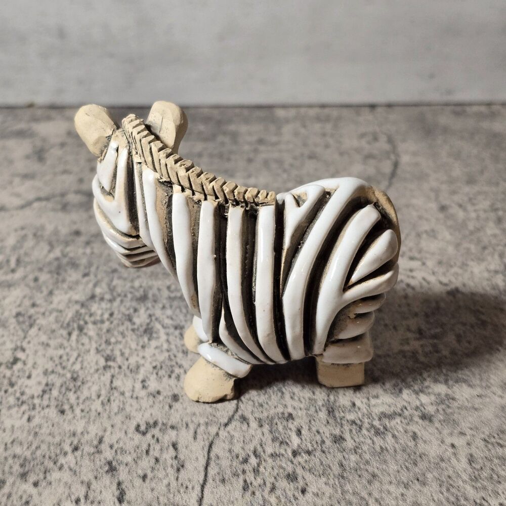 Vintage Artesania Rinconada Zebra Figurine Handmade Uruguay Retired Kitsch - Picture 3 of 5